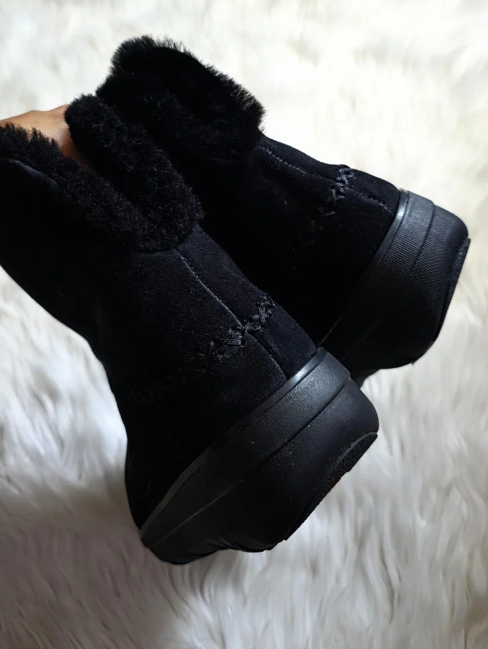 FitFlop Mukluk Shorty III Black Genuine Suede Fur-Trim Booties, SIZE 7